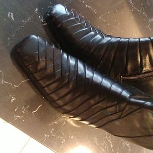 Black pointed toe boots